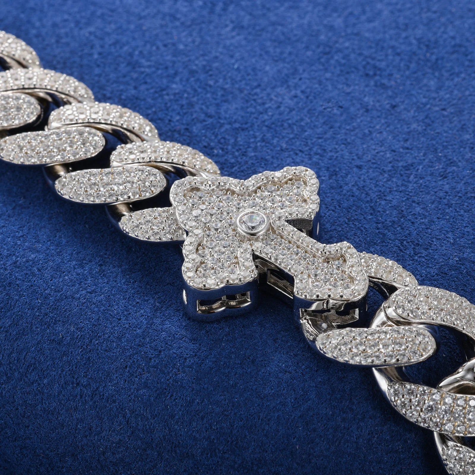 Moissanite Cross Necklace – VVS Iced Out Cuban Link | S925 Sterling Silver Hip Hop Jewelry for Men & Women