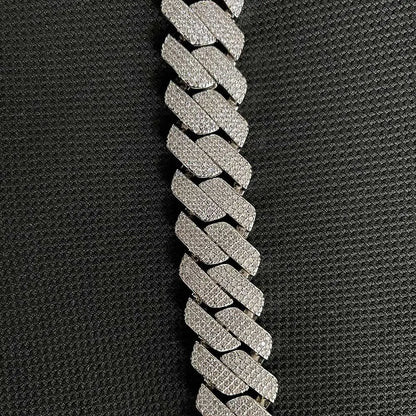 Cuban link moissanite